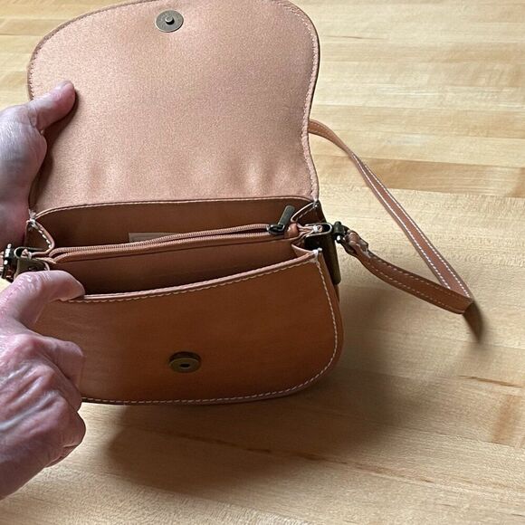 Universal Thread Brown Shoulder Bag EUC - Picture 6 of 10